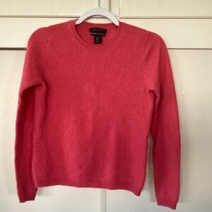 Coral 100% cashmere crewneck sweater